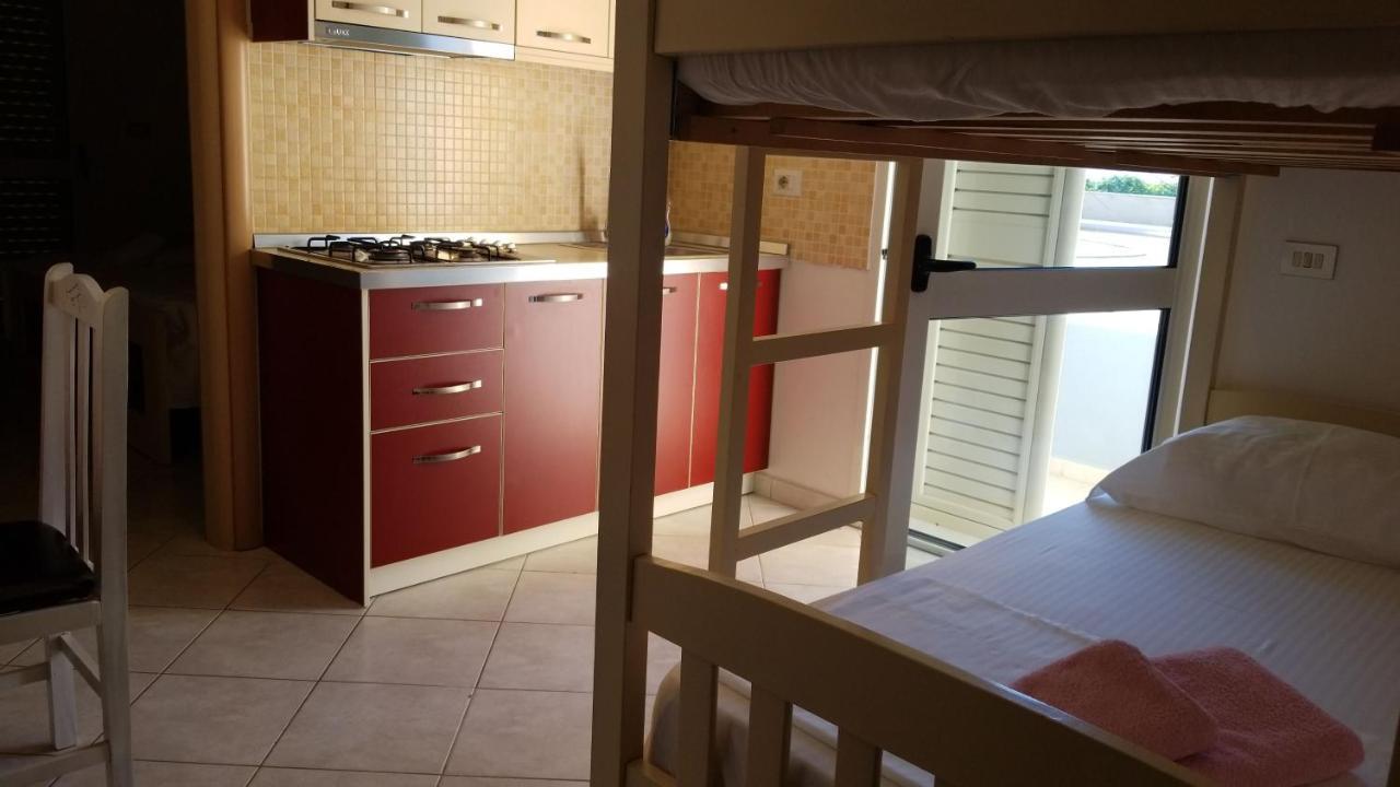 Apartments Rezidenca Sinani Orikum Buitenkant foto