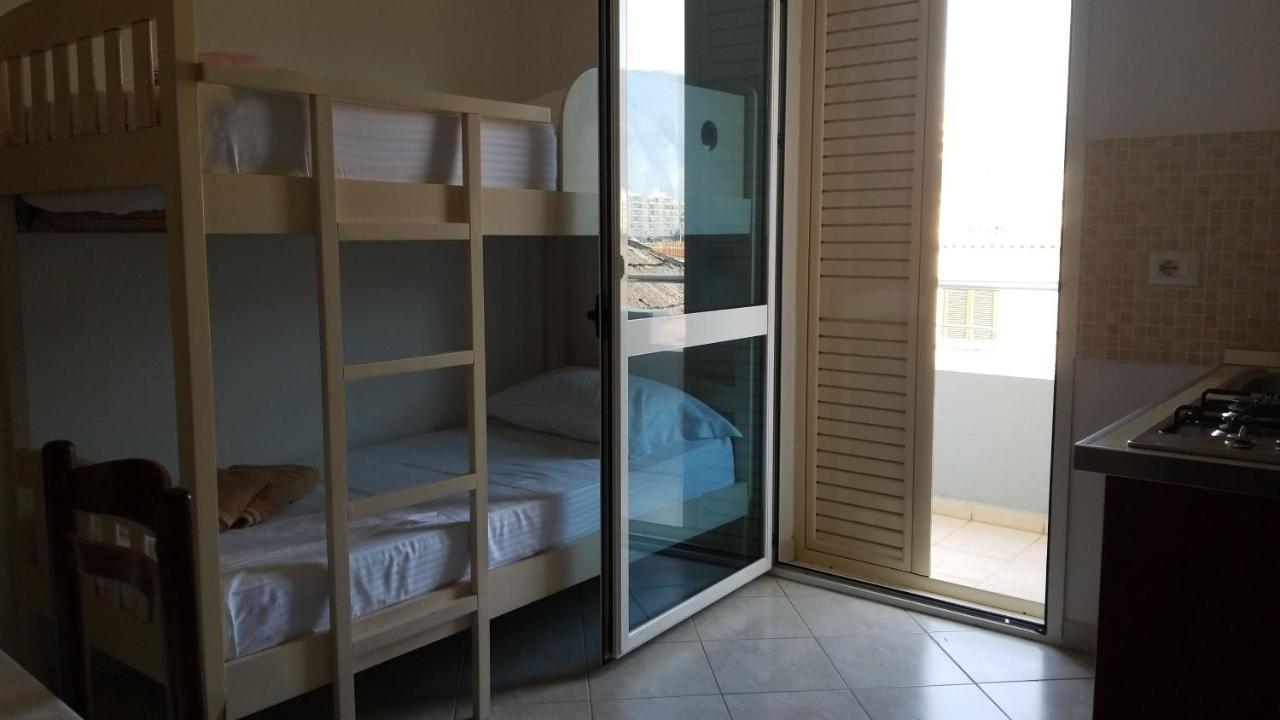 Apartments Rezidenca Sinani Orikum Buitenkant foto