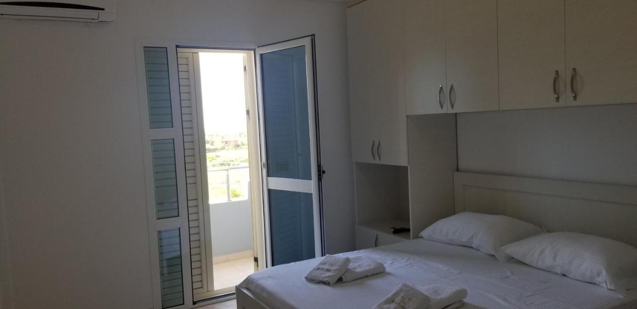 Apartments Rezidenca Sinani Orikum Buitenkant foto