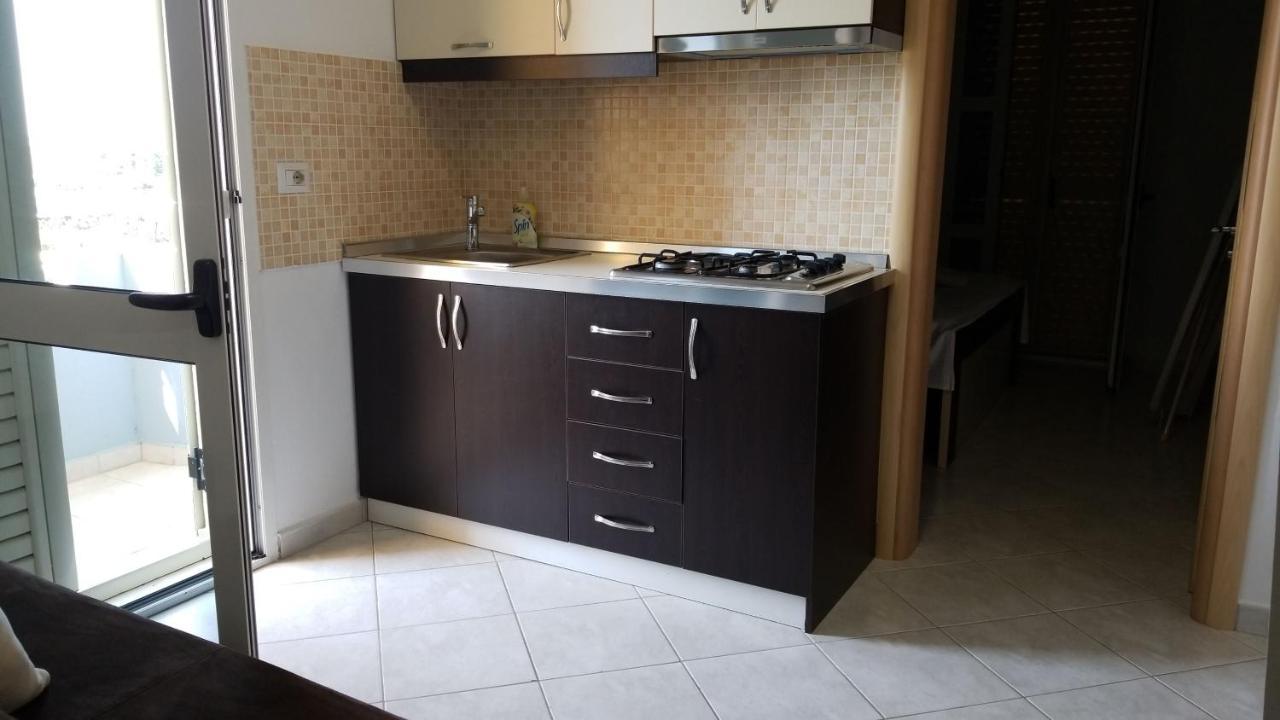 Apartments Rezidenca Sinani Orikum Buitenkant foto