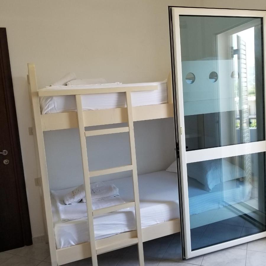Apartments Rezidenca Sinani Orikum Buitenkant foto