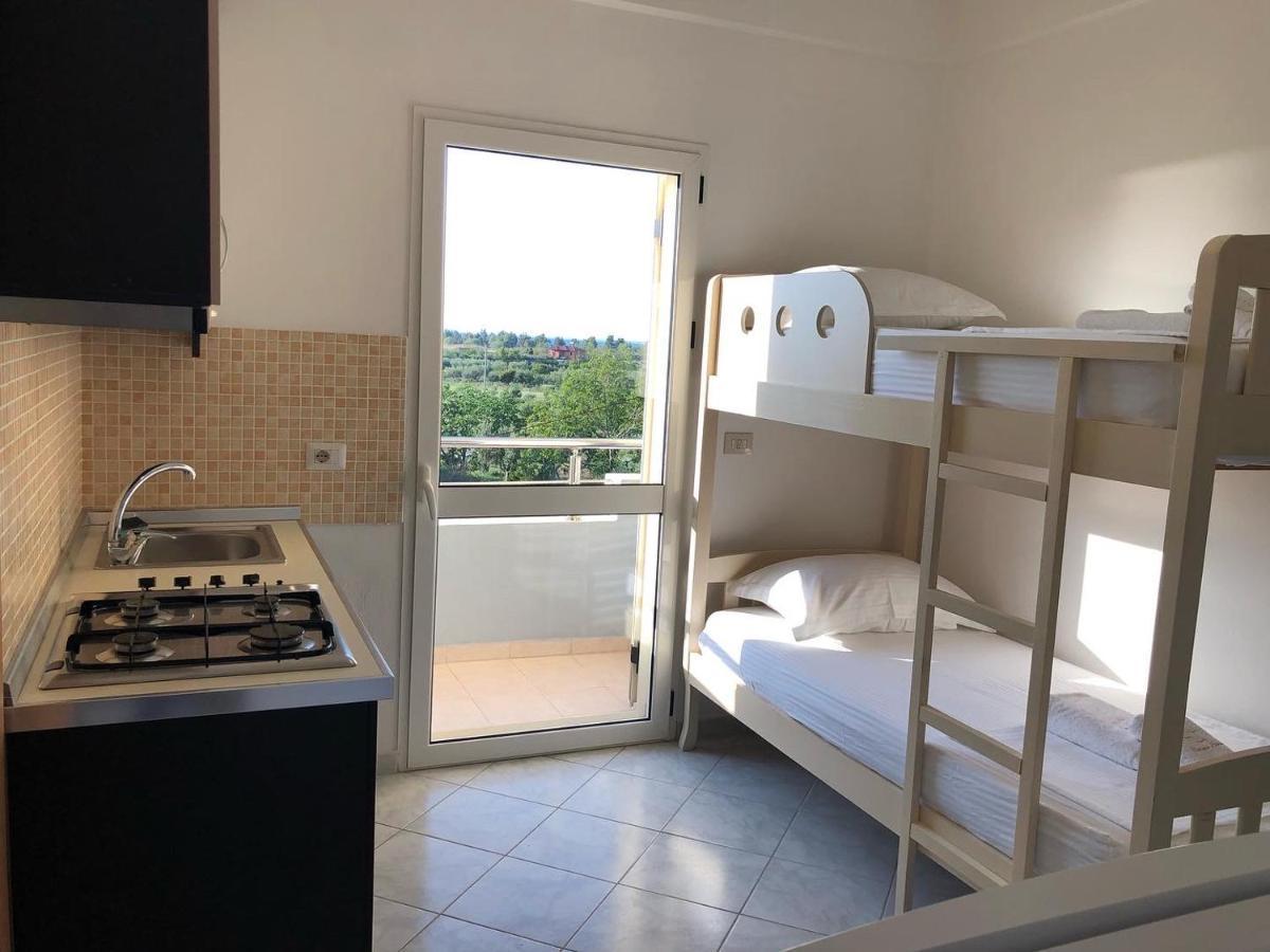 Apartments Rezidenca Sinani Orikum Buitenkant foto